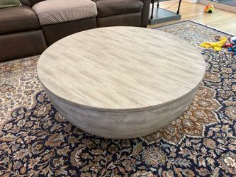 Round coffee table