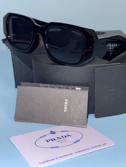 DESIGNER PRADAS ONLY $150!