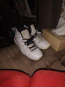 Jordan 11 Legend Blue Size 10