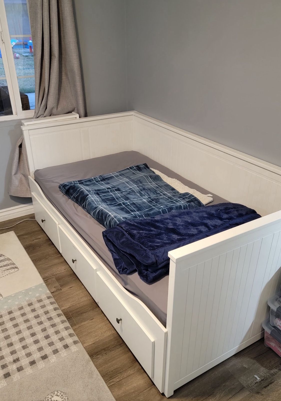 Twin Size Day Bed W/ Trundle Hemnes (IKEA)