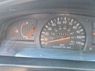 Toyota tacoma 1998 4 cylinders black interior Grey