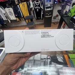 Apple Watch SE 2nd Generation Starlight Cellular + GPS New sealed In Box 