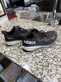 Hoka One One Running Sneakers Mens 9 2E Clifton 9 Black 1132210 BWHT Shoes