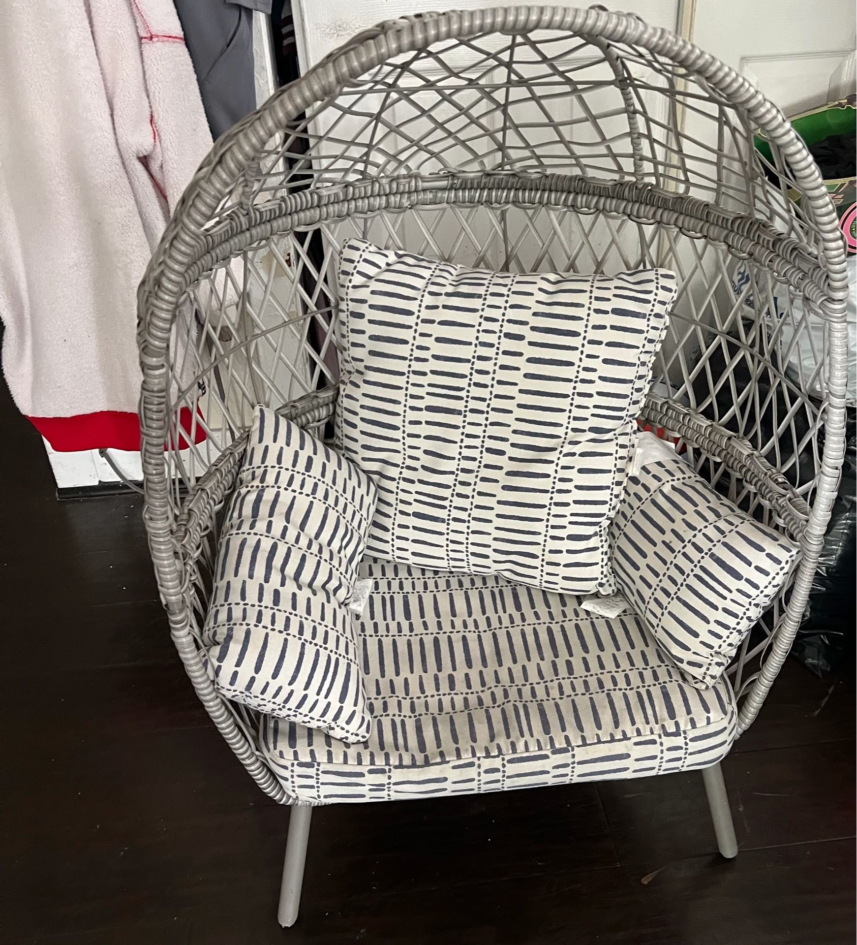 Kids chair egg