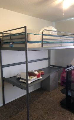 Selling this bunk bed desk