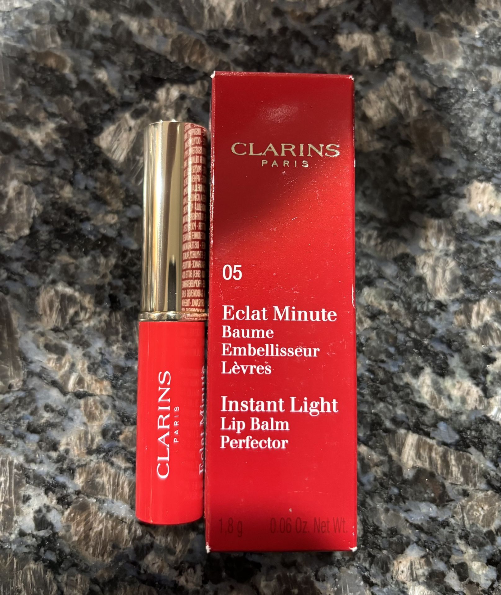NEW CLARINS INSTANT LIGHT LIP BALM PERFECTOR FULL SIZE $15!!