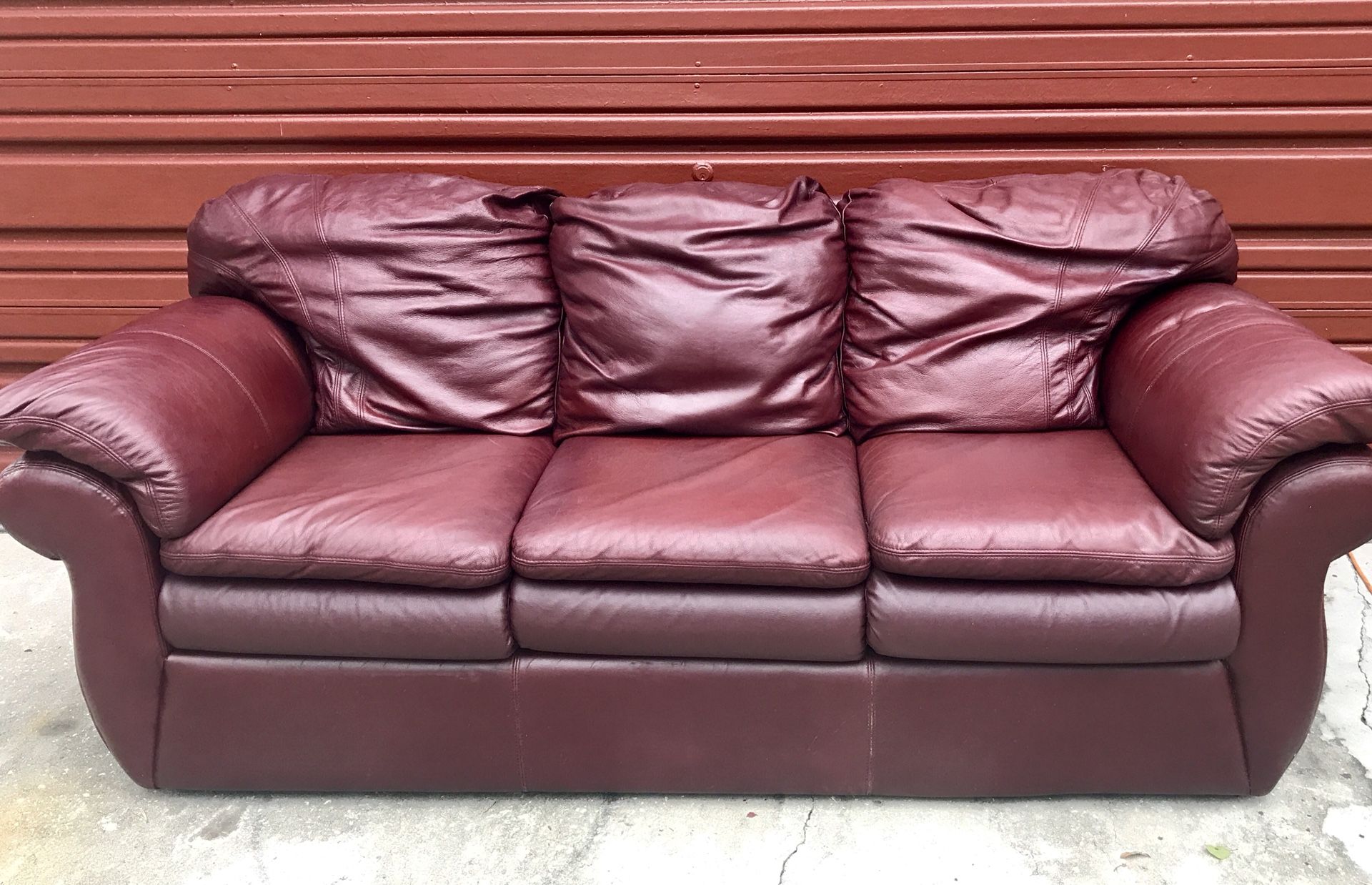 Real leather burgundy couch,lazy boy brand (not recliner)