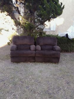 Sofas em buenas comd8ciones