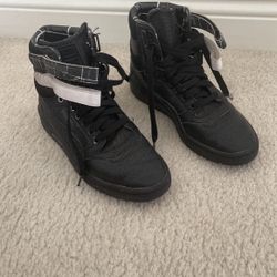 Hi top Puma Youth 4.5 women’s Size 6