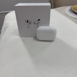Apple AirPods 1st Gen 