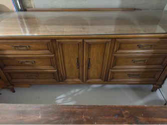 Dressers +Chairs +table top