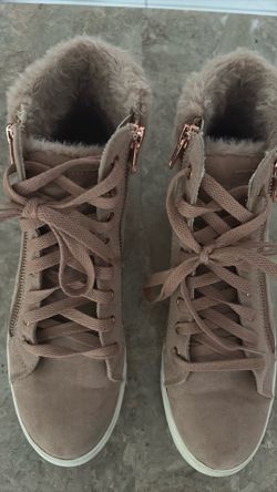 Women shoes. Brand: Guess. Size 8. Used only twice. Como nuevos. Solo se usaron dos veces.