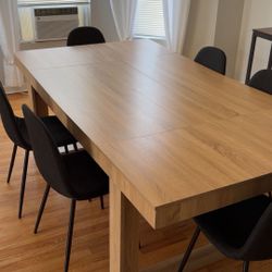 Dining Room Table & Chairs