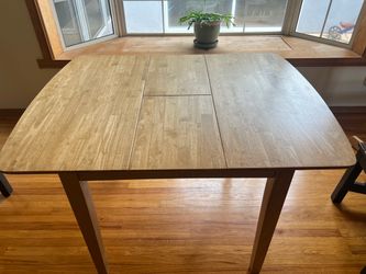 Wood Extendable Dining Table
