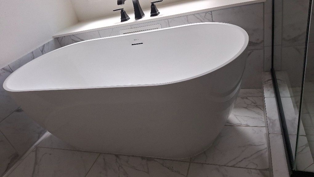 Brand New JETTA Bathtub