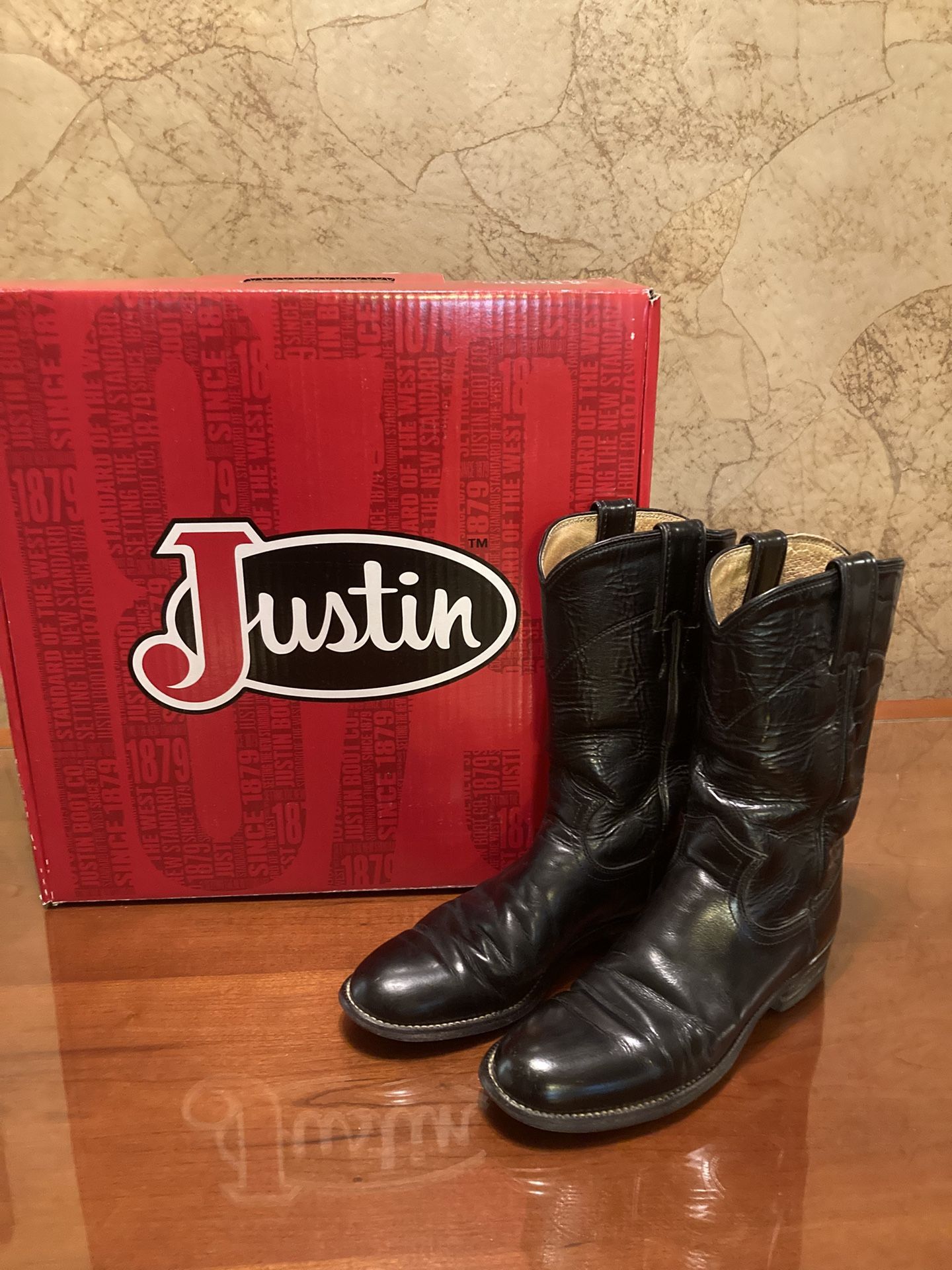 Justin Cowboy Boots -4.5 B Size