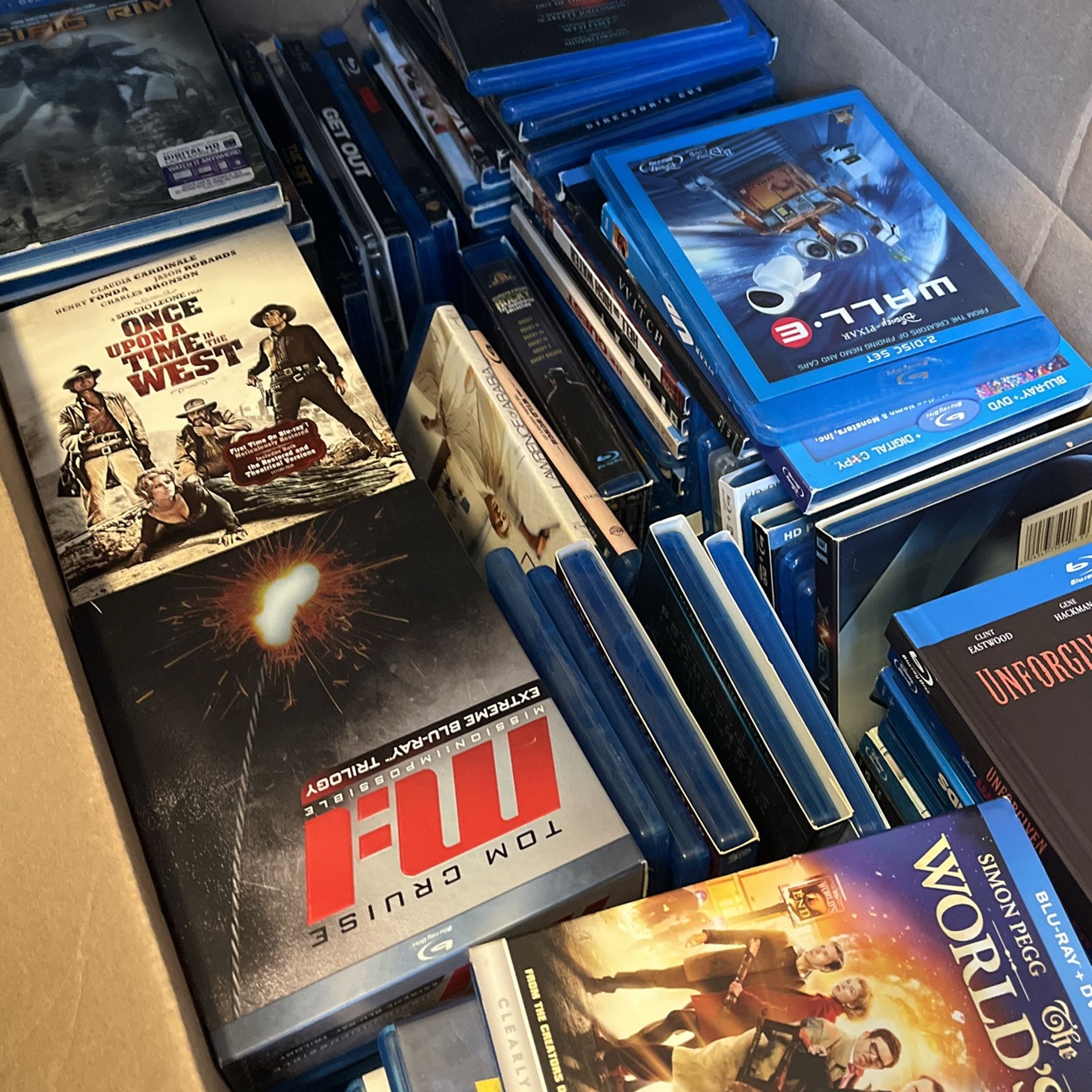Blu-ray Player & Collection (300+ Movies)