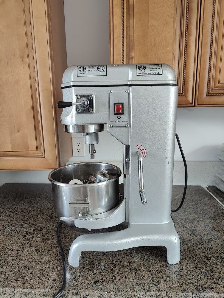 American Eagle 10 quart commercial mixer! for Sale in Los Angeles, CA