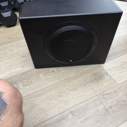 POWERED SUBWOOFER 
