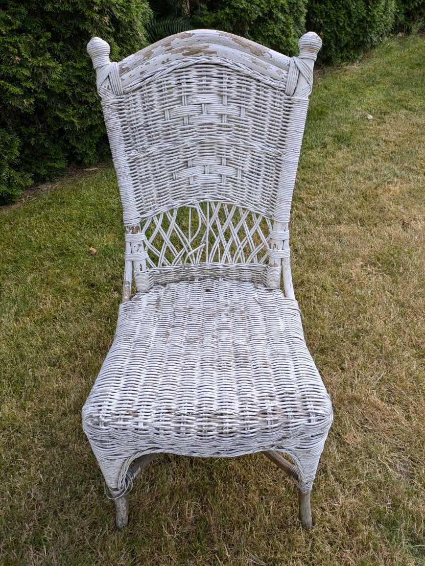 Free Whicker Chair