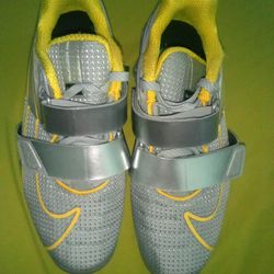 Nike weight lifting