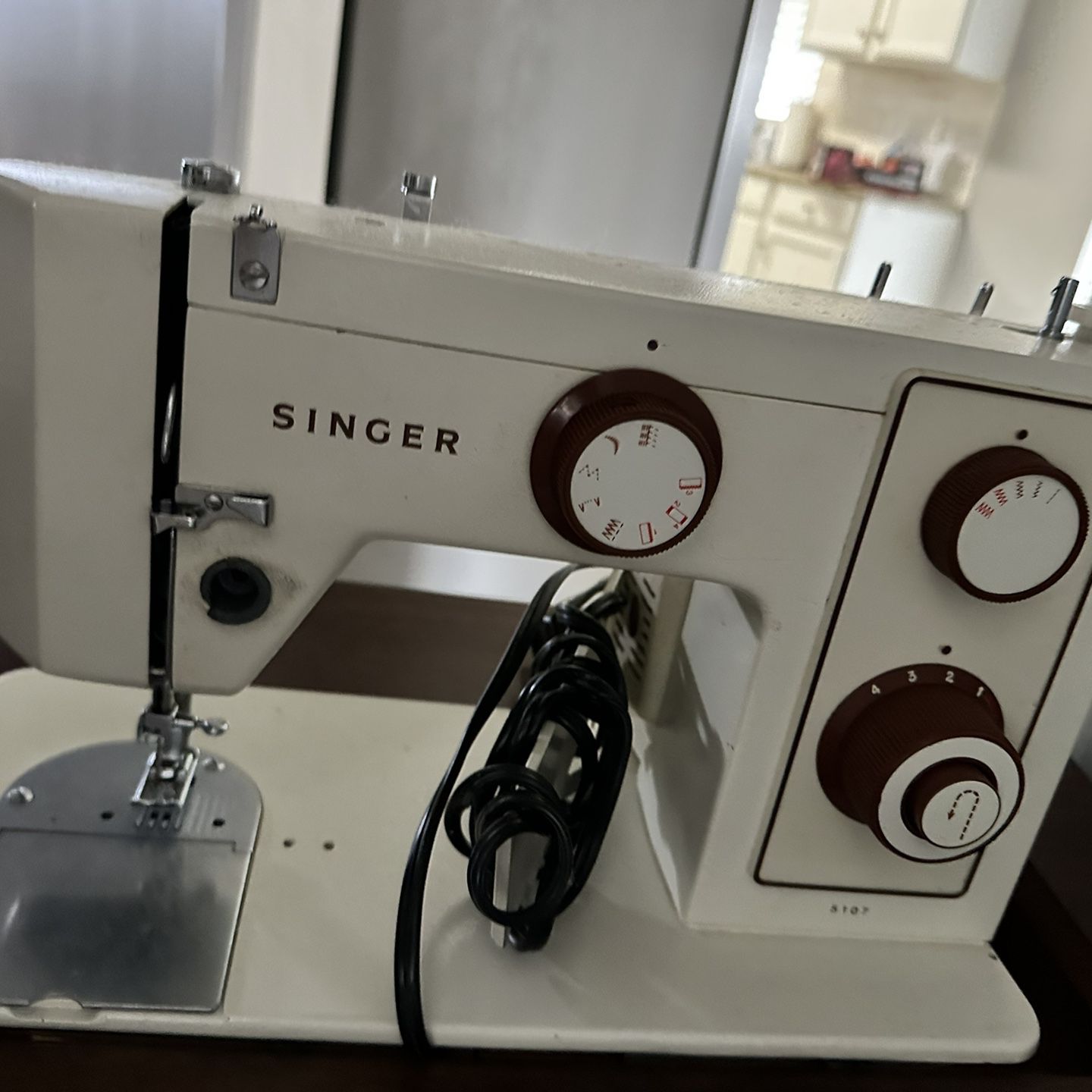 Vintage SINGER Sewing Machine, Cabinet & Chair