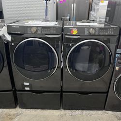 SAMSUNG 5.0 CU FT FRONT LOAD WASHER AND GAS DRYER