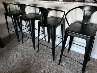 4 Kitchen Bar Stools From Havertys