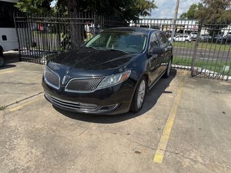 2012 Black Ford Lincoln Car