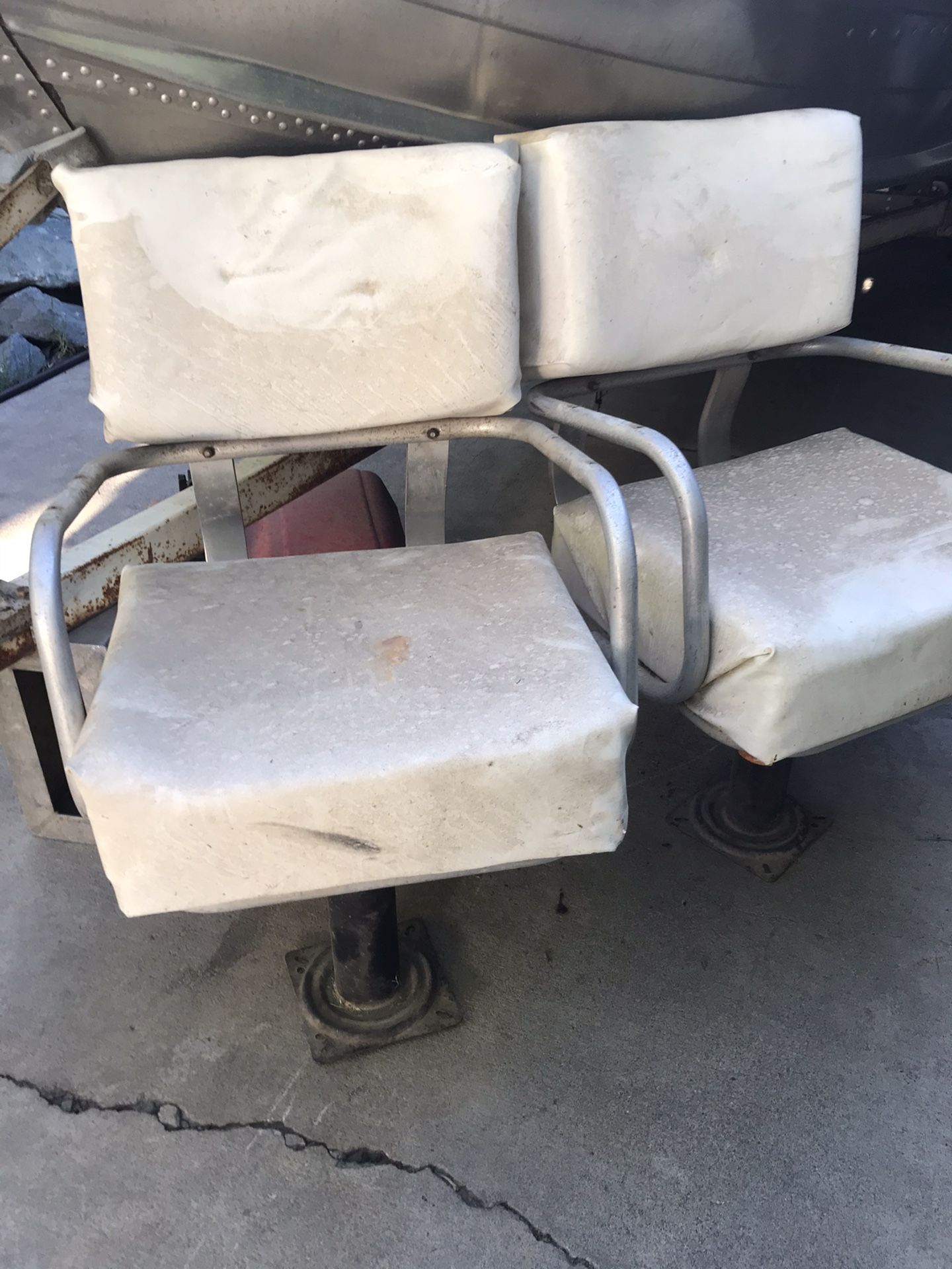 2 swivel S/S seat with pedestals just dusty