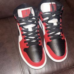 Jordan Retro 1s Black And Red Size 9 Men’s Must See !!  
