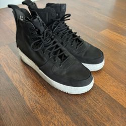 Nike Air Force 1 Men’s Size 9.5
