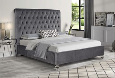 Queen Grey Tufted Velvet Bed /NEW IN BOX