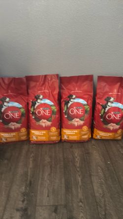 Dog food purina one 8 LB
