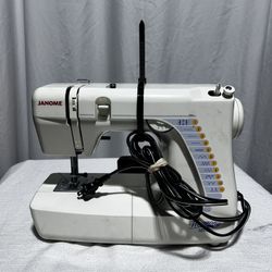 Janome Harmony 1017 Sewing Machine With Foot Pedal