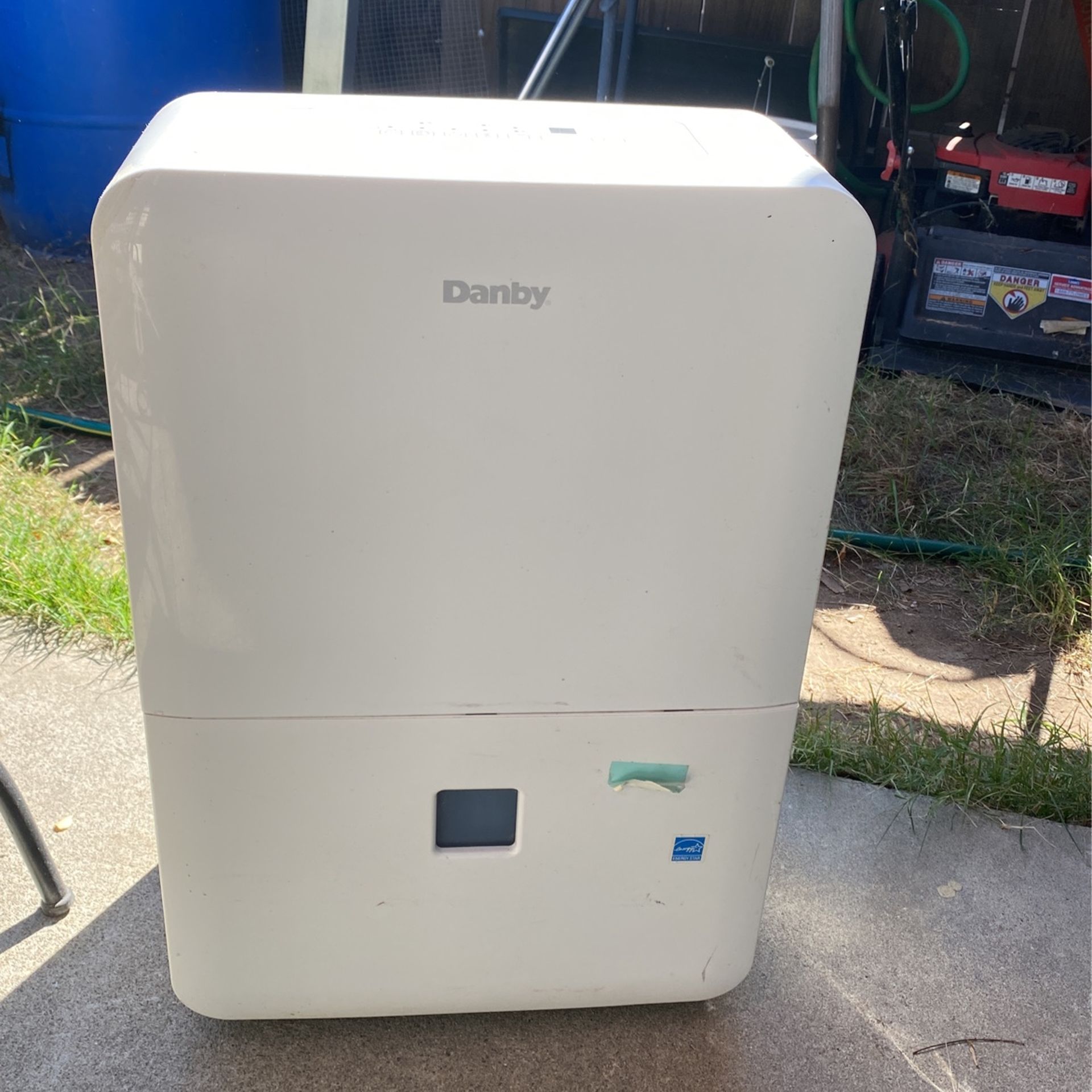 Danby. Dehumidifier 