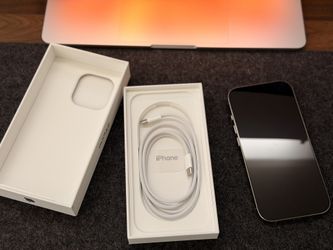 iPhone 16 Pro Natural Titanium 128GB (Unlocked)