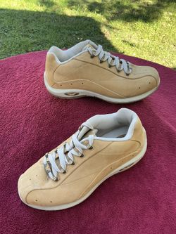 Vintage Lugz NuBuck Leather Tan  Sneakers Size 10
