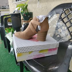 Women Low Cut Boot