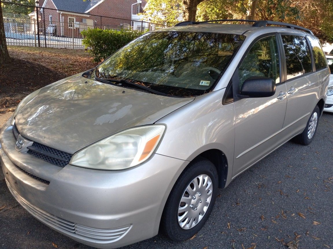 2004 Toyota Sienna