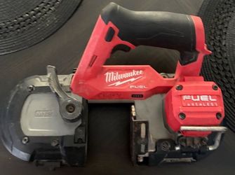 Milwaukee bandsaw m12