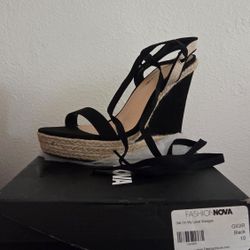 Cute Black Wedges NEW Size 10