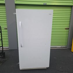 ❄️Frigidaire Upright Freezer☃️