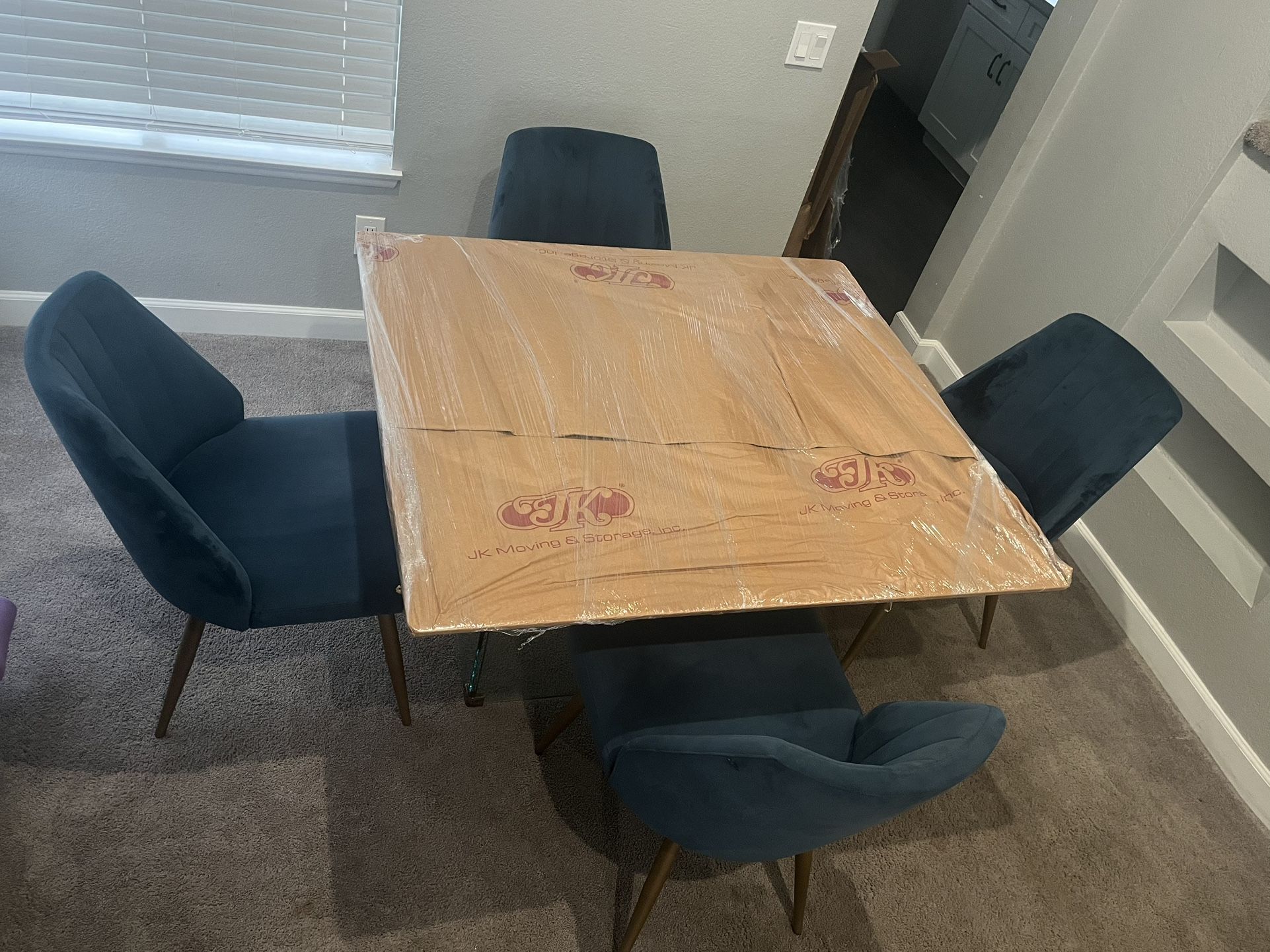 Glass Kitchen Table +Chairs