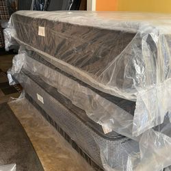 King Size 14” Deluxe Pillow Top Mattress - Brand New 