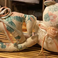 1989 Floral Print Bear Stuffed Anima Collectible Vantage International Cottage