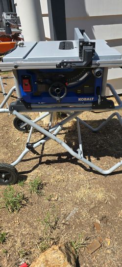 Kobalt 10 in portable job site table saw and stand