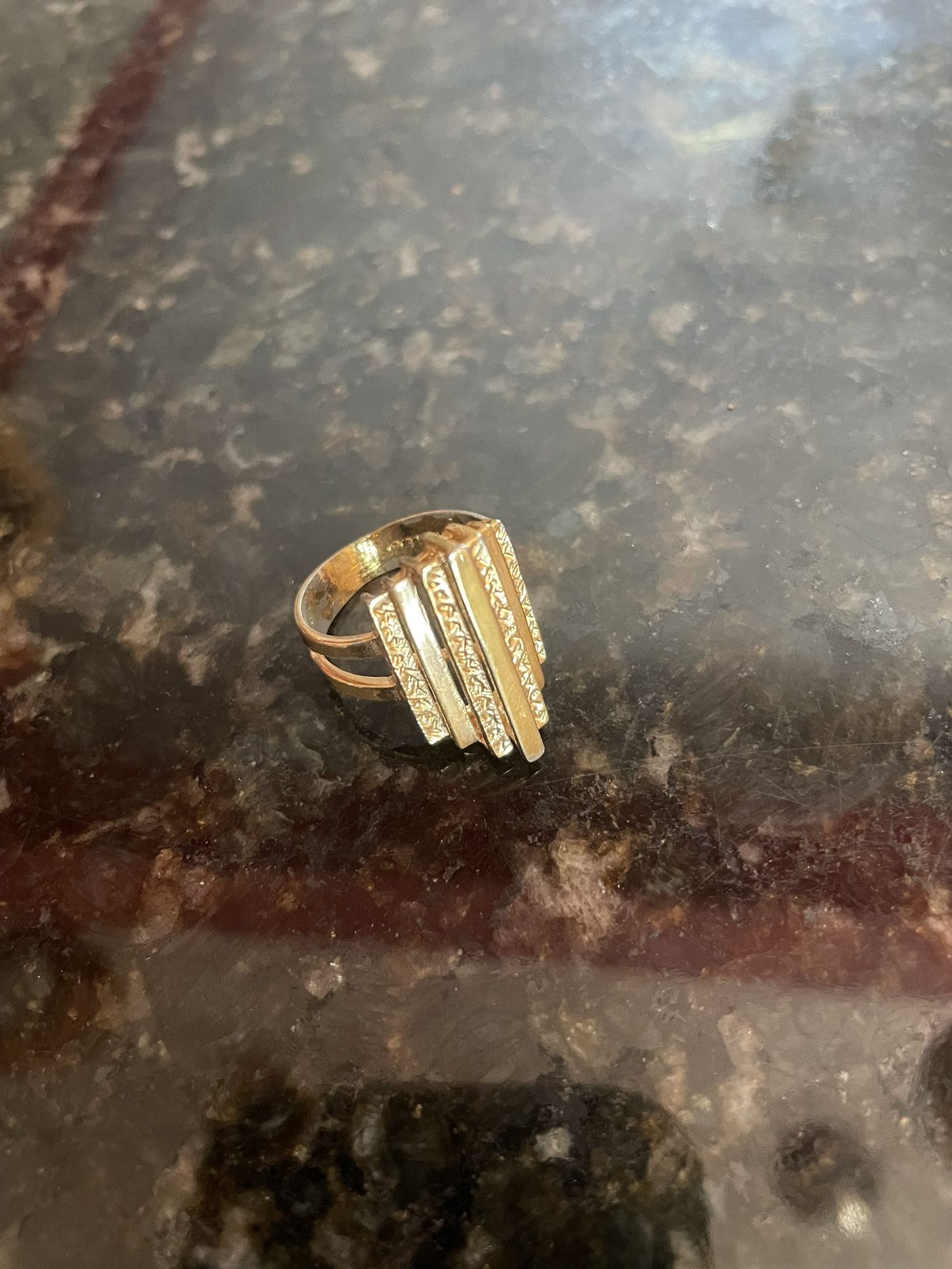 Costume jewelry beautiful ring 18K gold electroplated