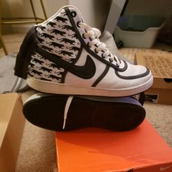 Men's 8 Nike Vandals (Rare) Panthers Edition