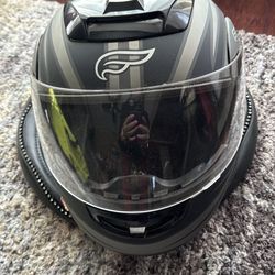 Motorcycle helmet